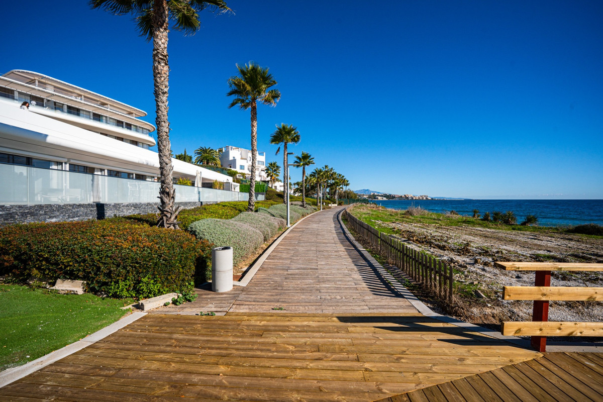 Se vende Villa - Chalet de 4 dormitorios en Costa Del Sol, Málaga, España