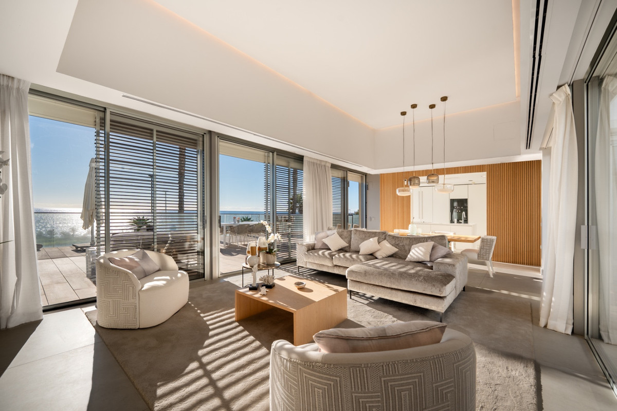 Se vende Villa - Chalet de 4 dormitorios en Costa Del Sol, Málaga, España