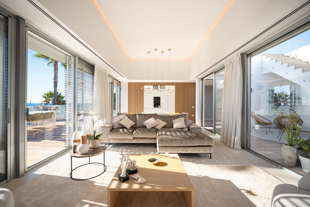 Se vende Villa - Chalet de 4 dormitorios en Costa Del Sol, Málaga, España