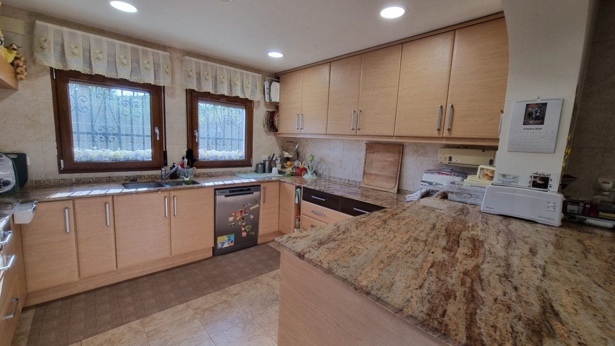 4 Bed Townhouse for sale in Pedreguer Costa Blanca, Alicante, Spain