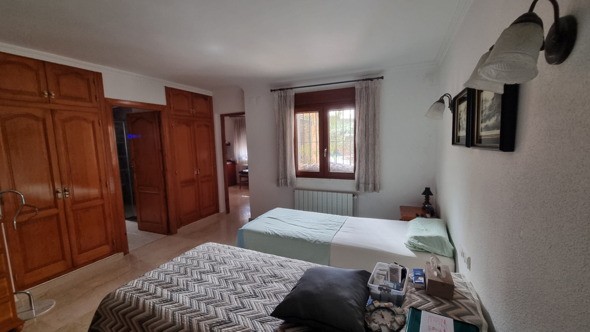 4 Bed Townhouse for sale in Pedreguer Costa Blanca, Alicante, Spain