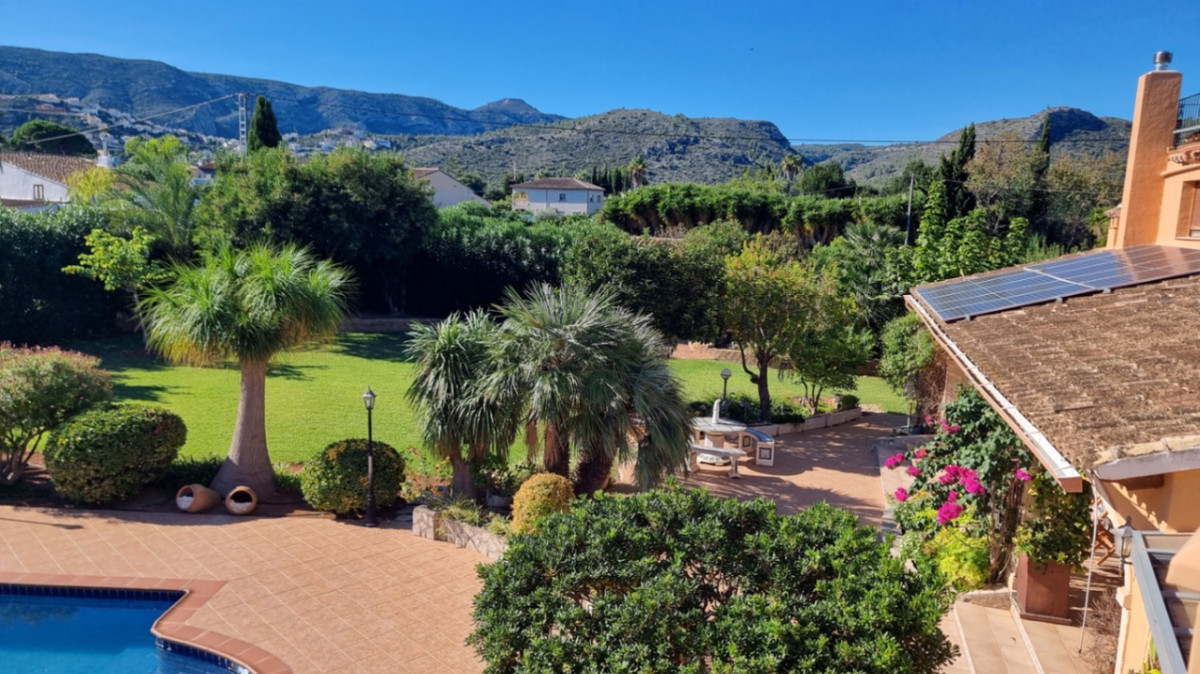 4 Bed Townhouse for sale in Pedreguer Costa Blanca, Alicante, Spain