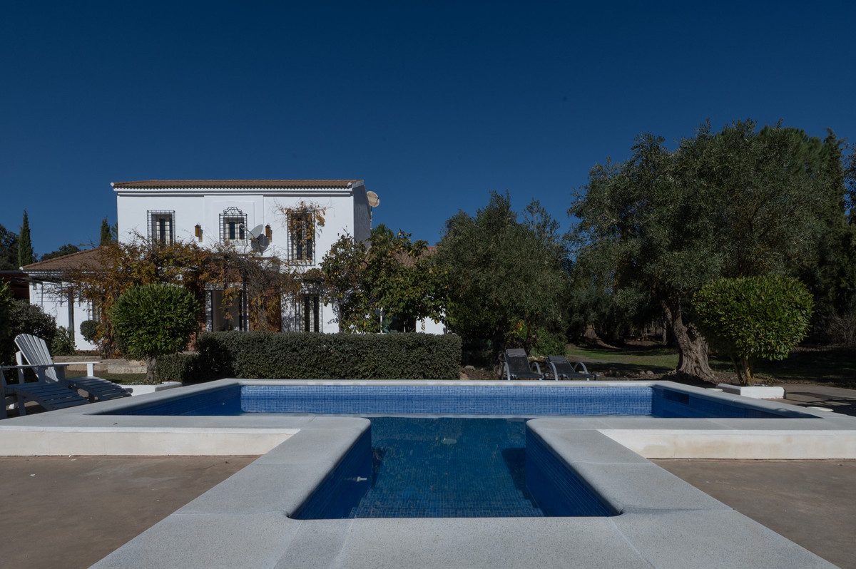 4 Bed Townhouse for sale in Archidona Costa Del Sol, Málaga, Spain
