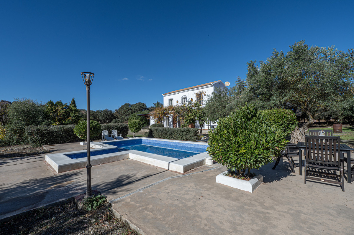 4 Bed Townhouse for sale in Archidona Costa Del Sol, Málaga, Spain