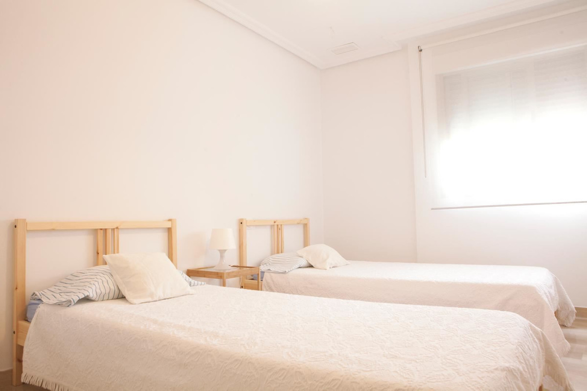 Se vende Apartamento Planta Media de 4 dormitorios en Costa Blanca, Alicante, España