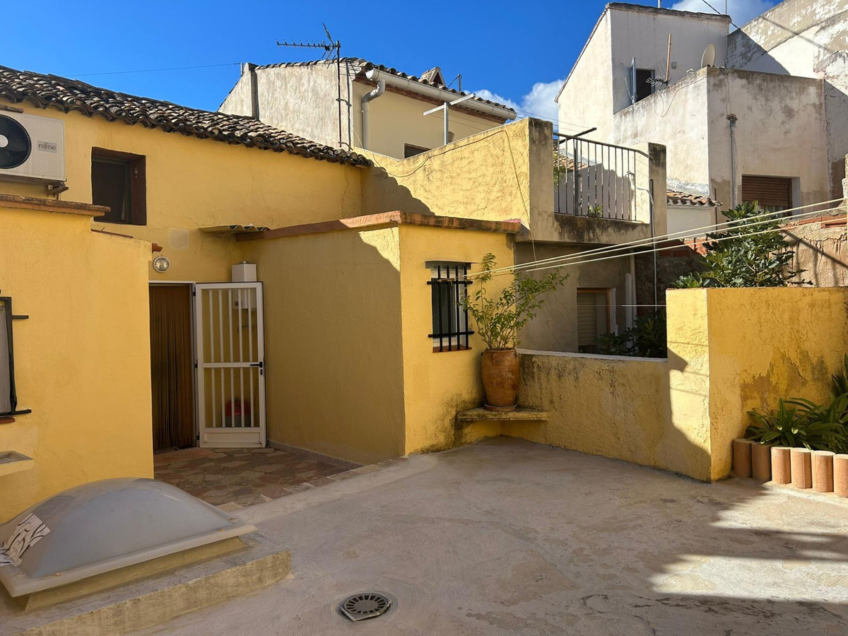 3 Bed Townhouse for sale in Polop Costa Blanca, Alicante, Spain