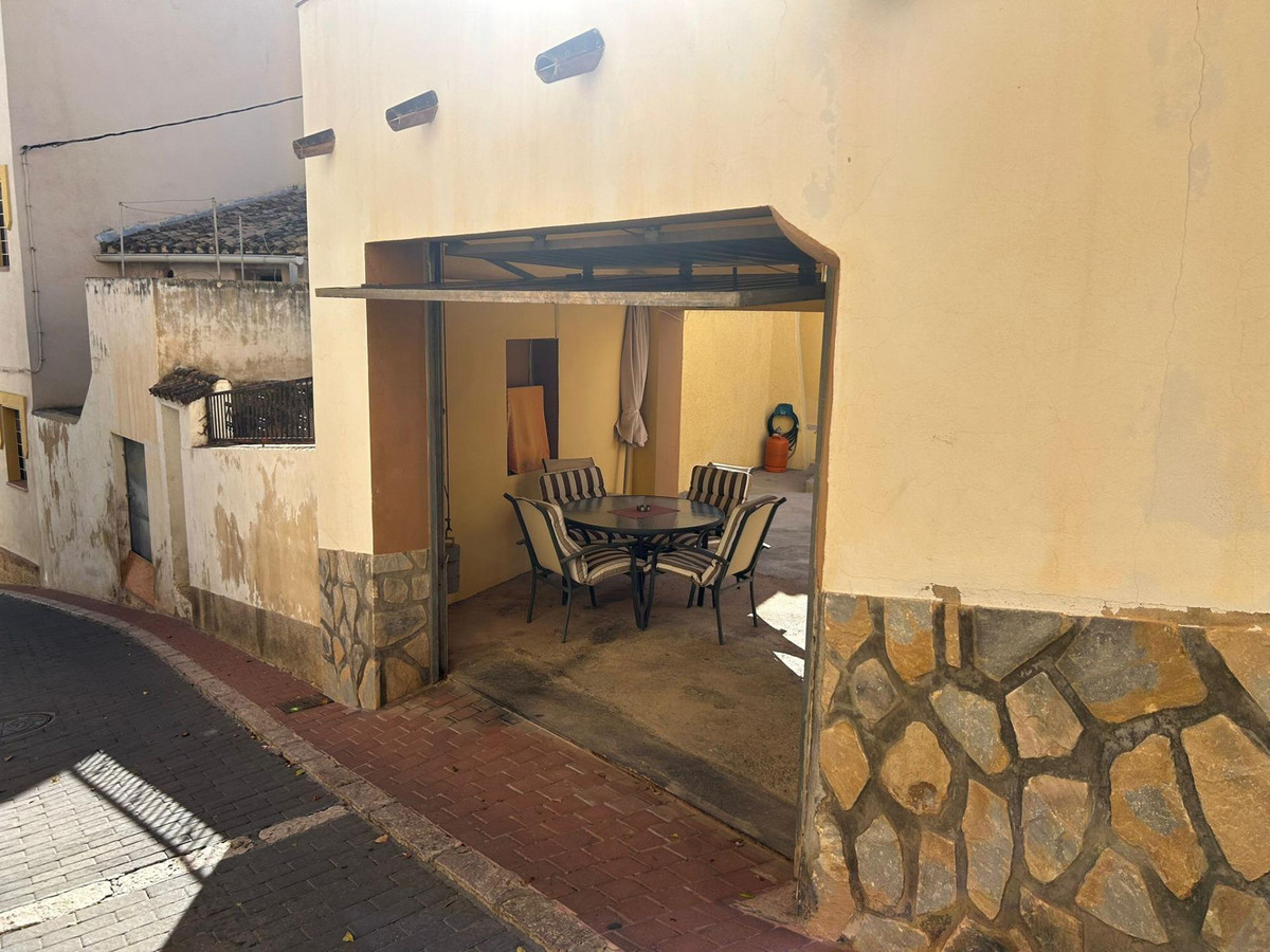 3 Bed Townhouse for sale in Polop Costa Blanca, Alicante, Spain