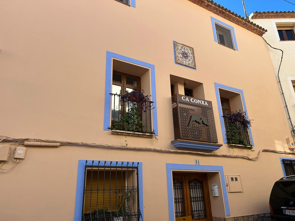 3 Bed Townhouse for sale in Polop Costa Blanca, Alicante, Spain