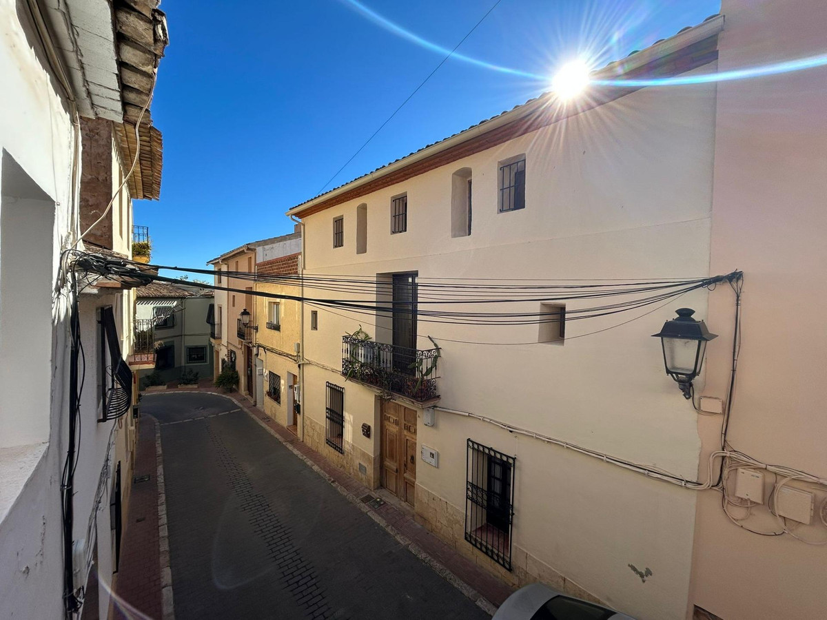 3 Bed Townhouse for sale in Polop Costa Blanca, Alicante, Spain