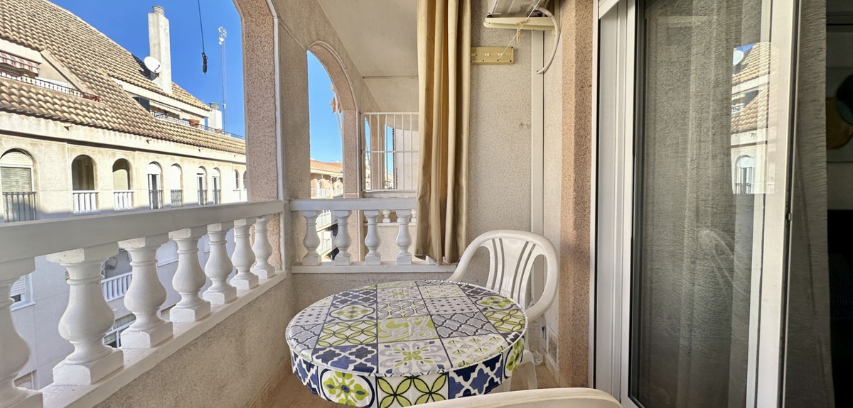Se vende Apartamento Planta Media de 2 dormitorios en Costa Blanca, Alicante, España