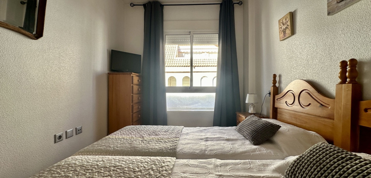 Se vende Apartamento Planta Media de 2 dormitorios en Costa Blanca, Alicante, España