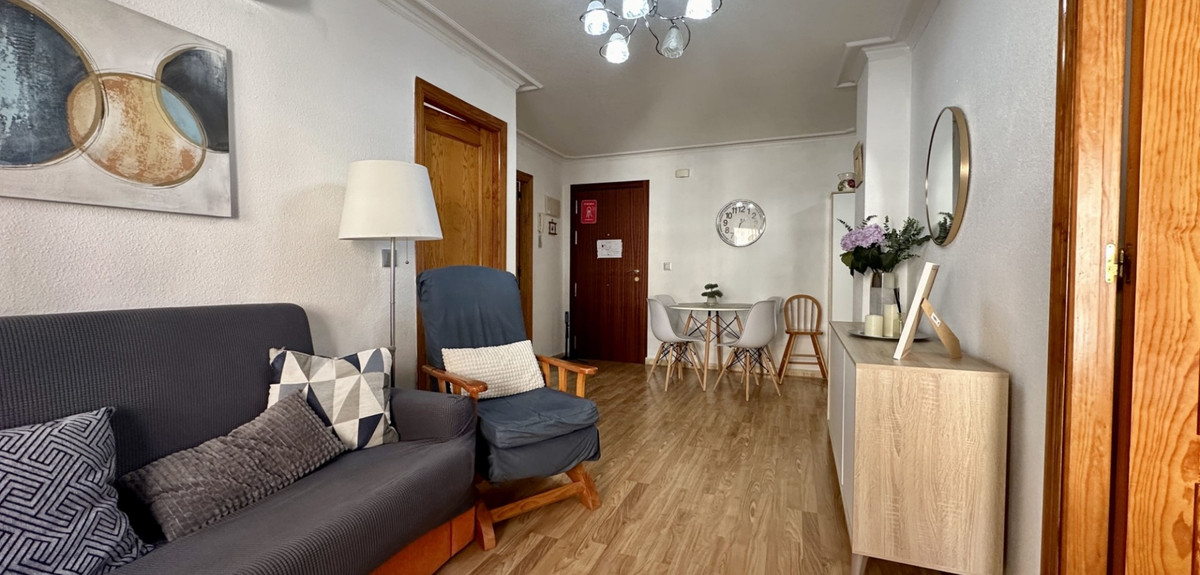 Se vende Apartamento Planta Media de 2 dormitorios en Costa Blanca, Alicante, España
