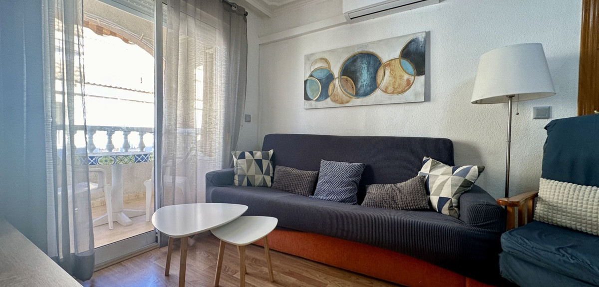 Se vende Apartamento Planta Media de 2 dormitorios en Costa Blanca, Alicante, España