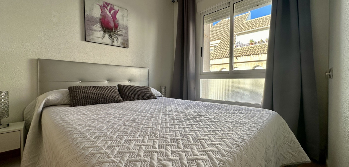 Se vende Apartamento Planta Media de 2 dormitorios en Costa Blanca, Alicante, España