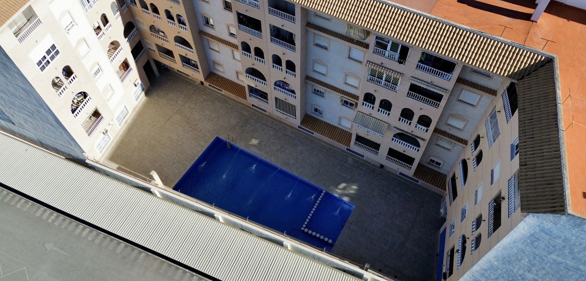 Se vende Apartamento Planta Media de 2 dormitorios en Costa Blanca, Alicante, España