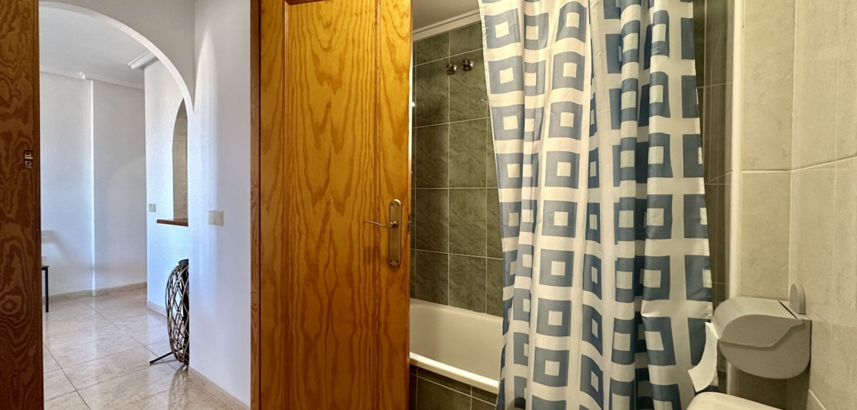 Se vende Apartamento Planta Media de 2 dormitorios en Costa Blanca, Alicante, España