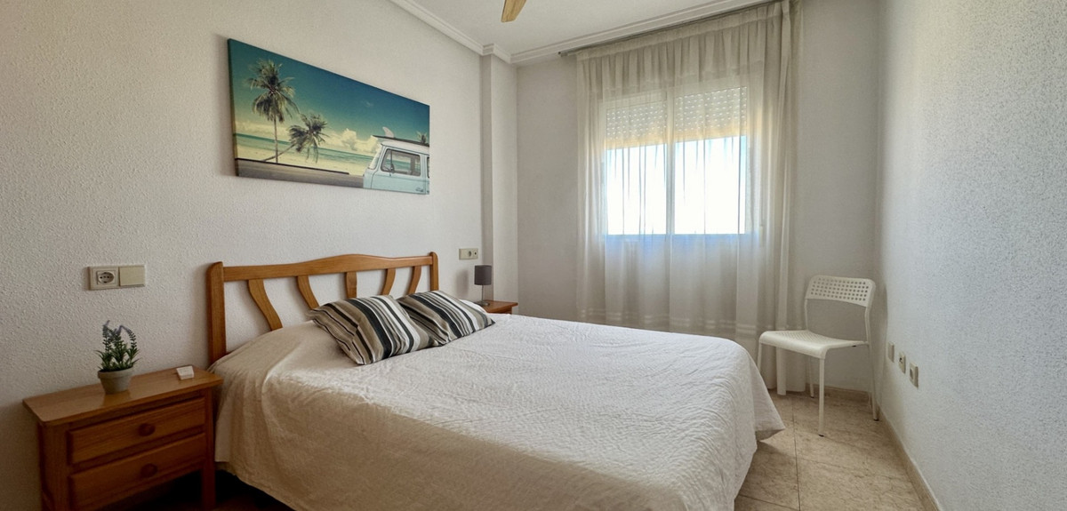 Se vende Apartamento Planta Media de 2 dormitorios en Costa Blanca, Alicante, España