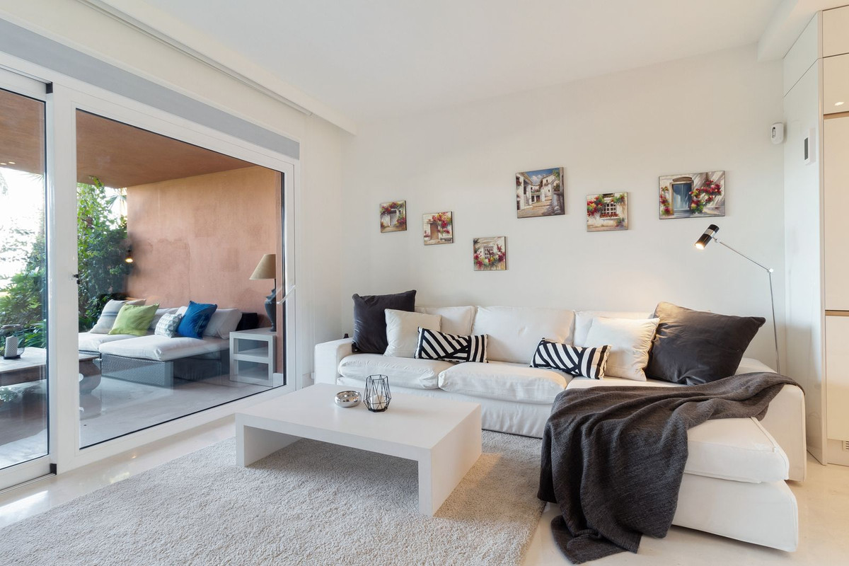 2 Bed Apartment for sale in Los Flamingos Costa Del Sol, Málaga, Spain
