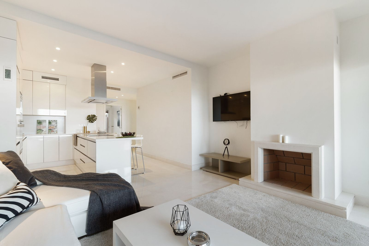 2 Bed Apartment for sale in Los Flamingos Costa Del Sol, Málaga, Spain