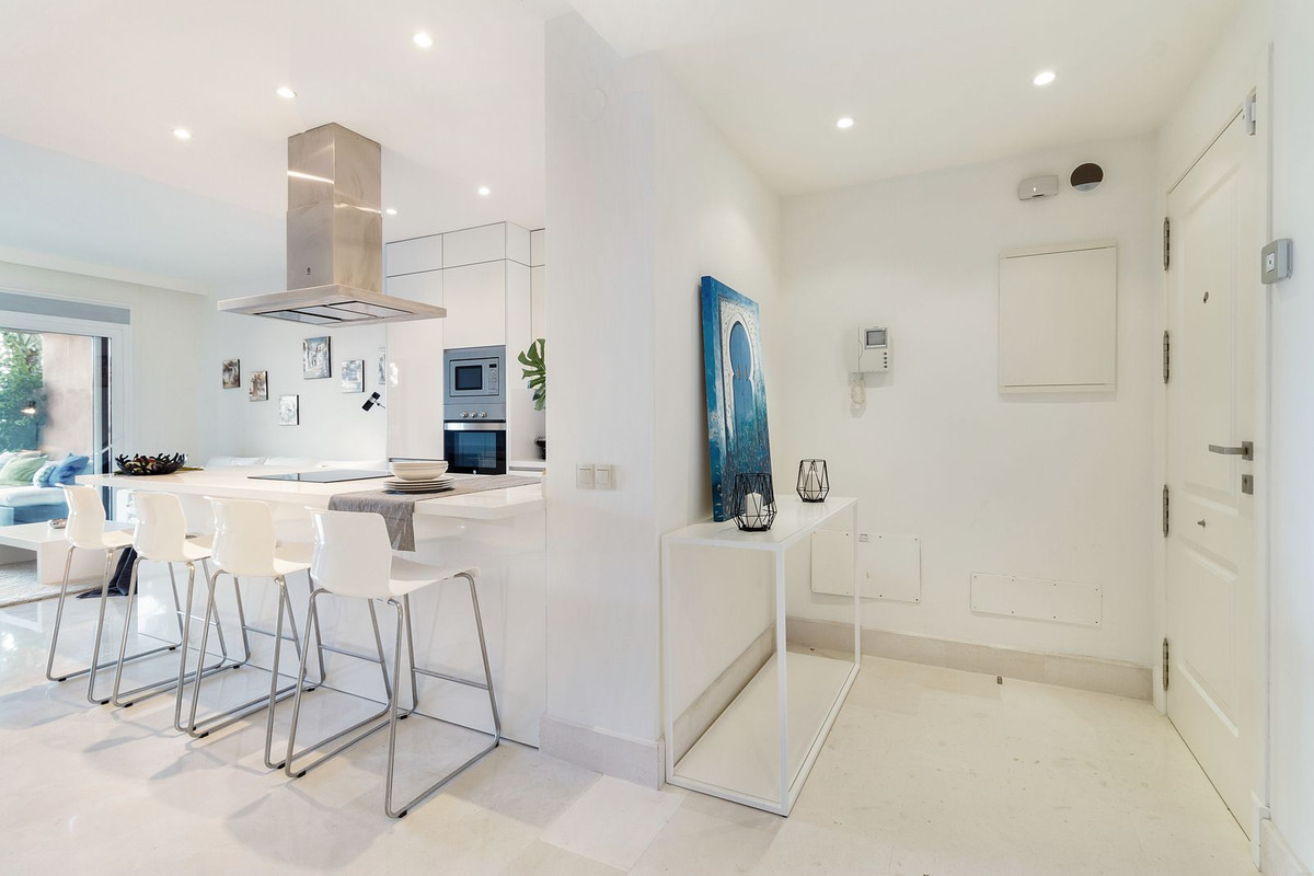 2 Bed Apartment for sale in Los Flamingos Costa Del Sol, Málaga, Spain