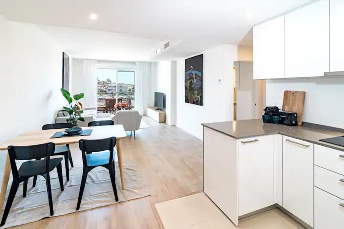 Se vende Apartamento Planta Media de 2 dormitorios en Costa Del Sol, Málaga, España