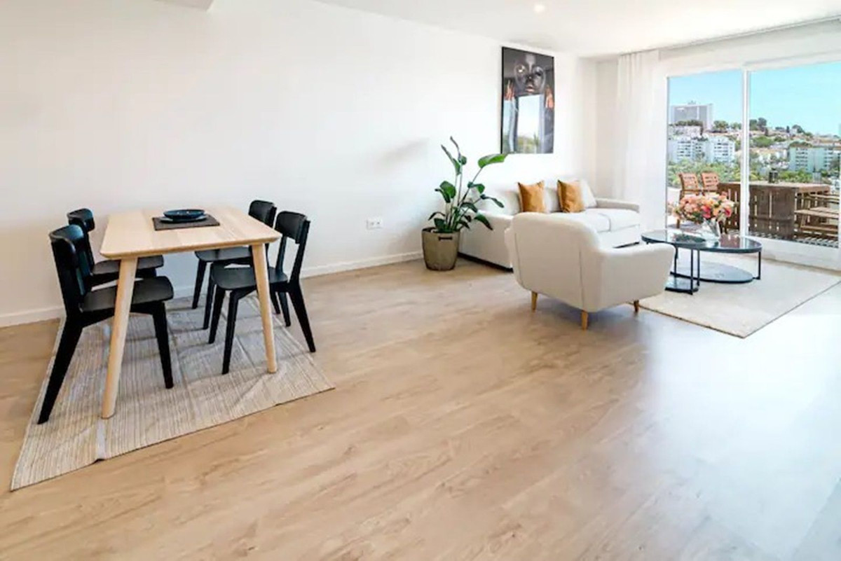 Se vende Apartamento Planta Media de 2 dormitorios en Costa Del Sol, Málaga, España