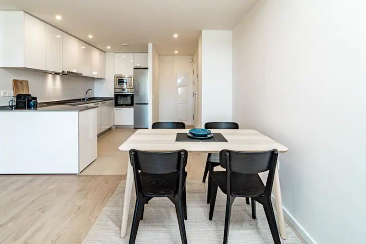 Se vende Apartamento Planta Media de 2 dormitorios en Costa Del Sol, Málaga, España