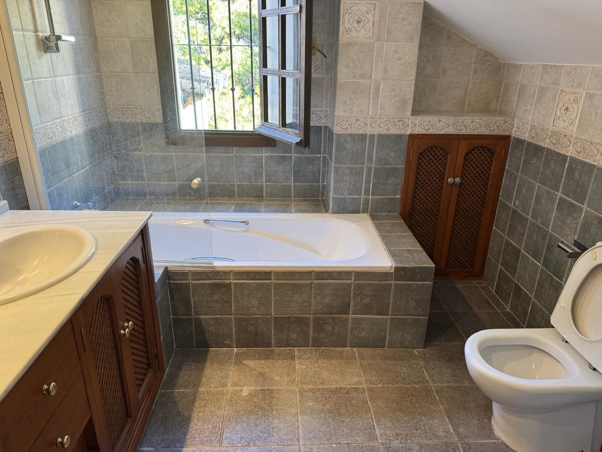 4 Bed Townhouse for sale in Marbella Costa Del Sol, Málaga, Spain
