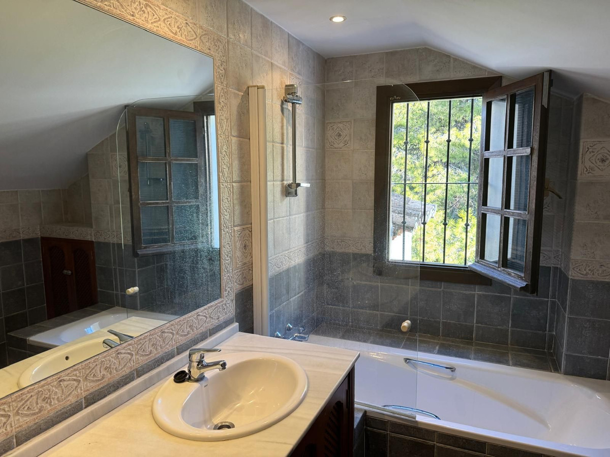 4 Bed Townhouse for sale in Marbella Costa Del Sol, Málaga, Spain
