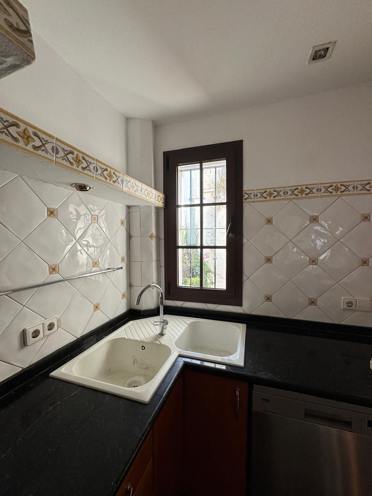 4 Bed Townhouse for sale in Marbella Costa Del Sol, Málaga, Spain