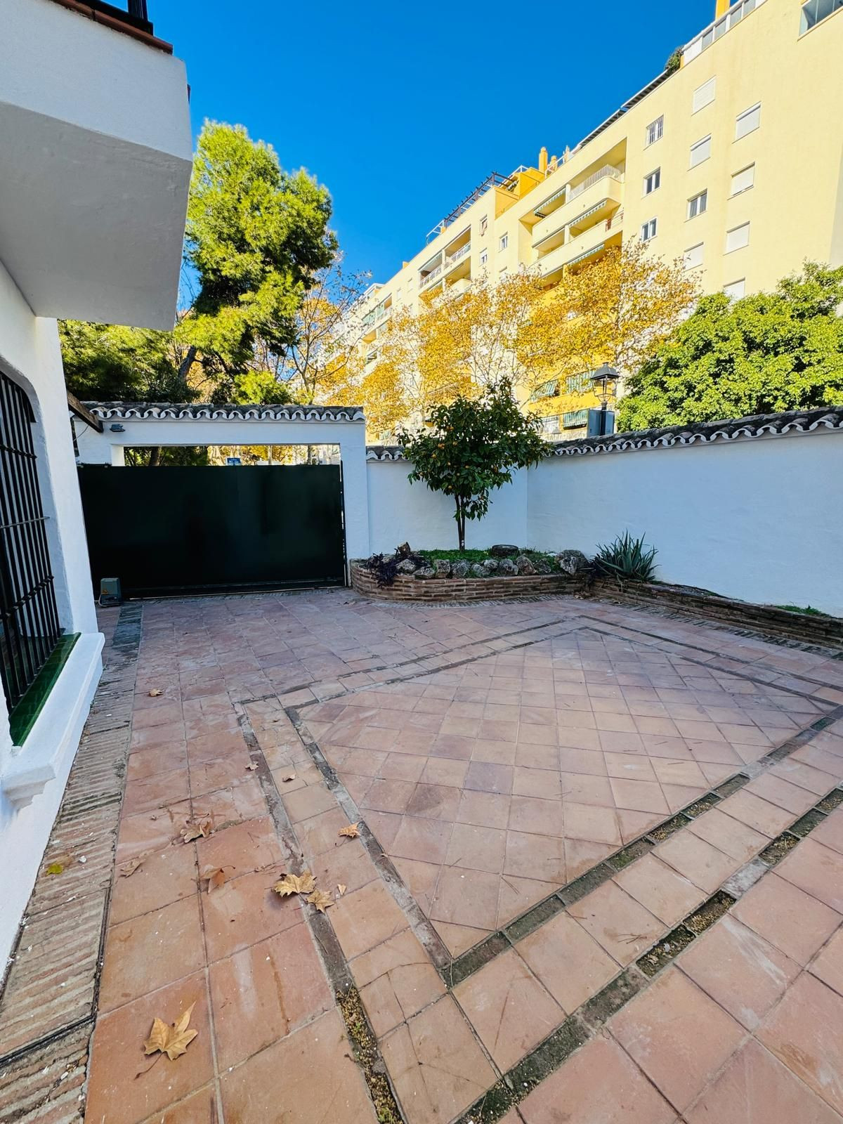 4 Bed Townhouse for sale in Marbella Costa Del Sol, Málaga, Spain