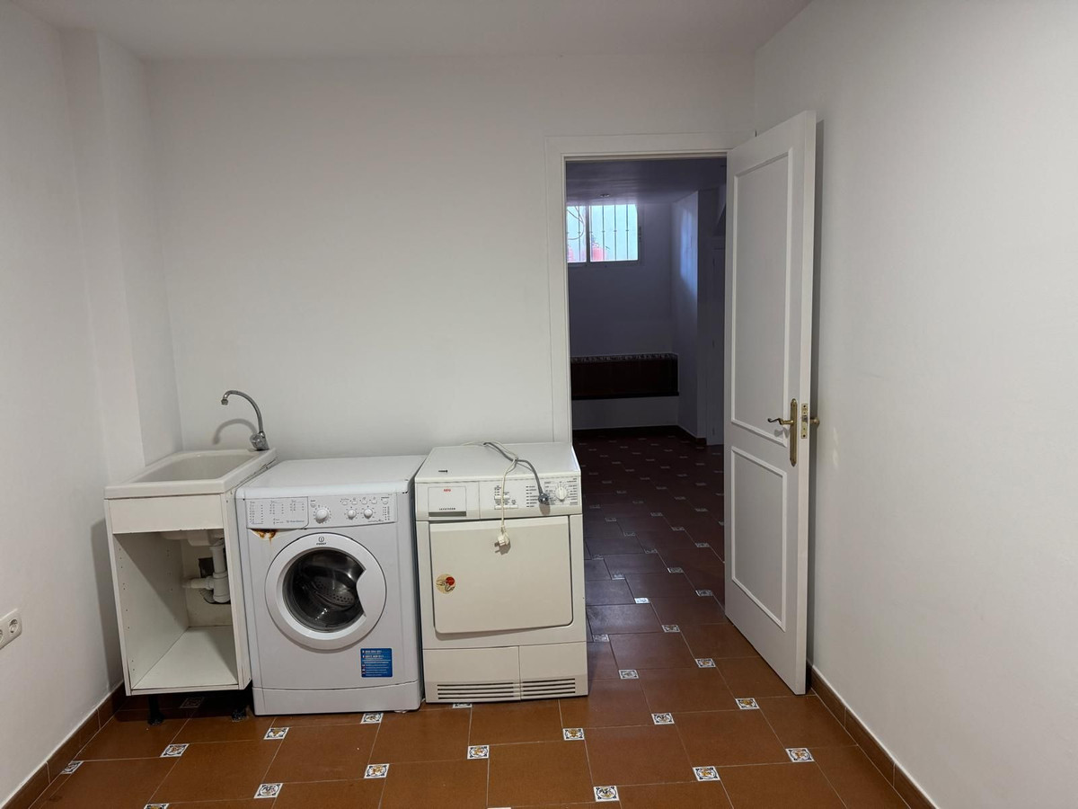 4 Bed Townhouse for sale in Marbella Costa Del Sol, Málaga, Spain