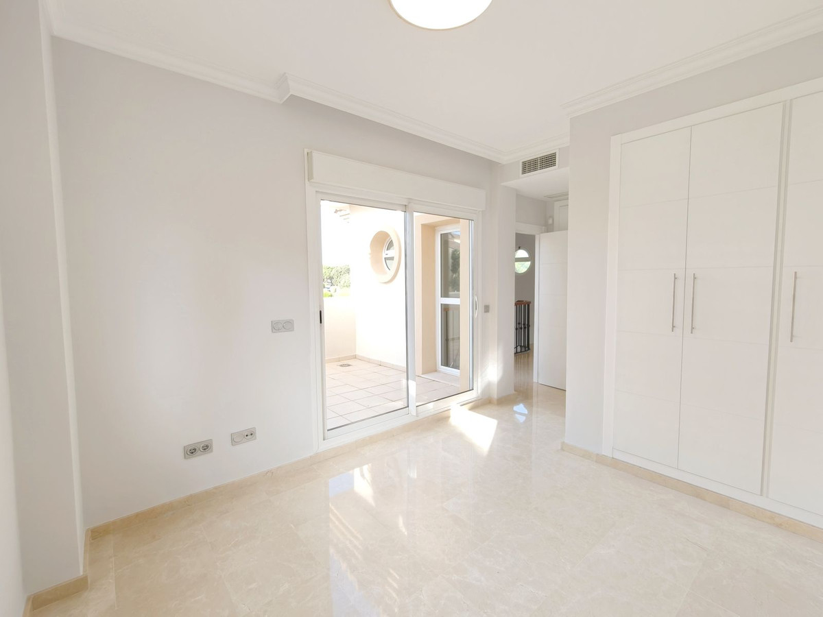 Se vende Pareada de 3 dormitorios en Costa Del Sol, Cadiz, España