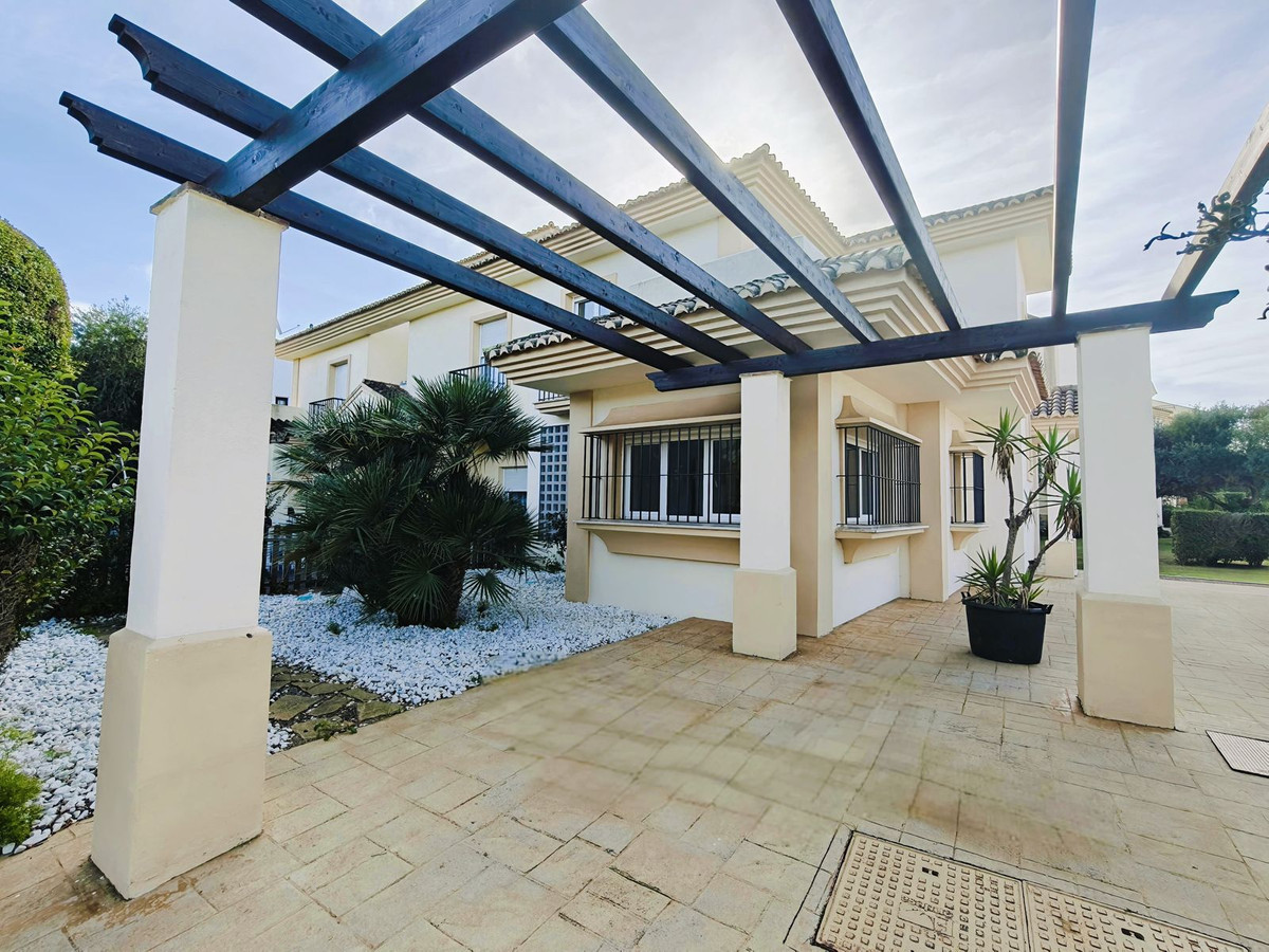 Se vende Pareada de 3 dormitorios en Costa Del Sol, Cadiz, España