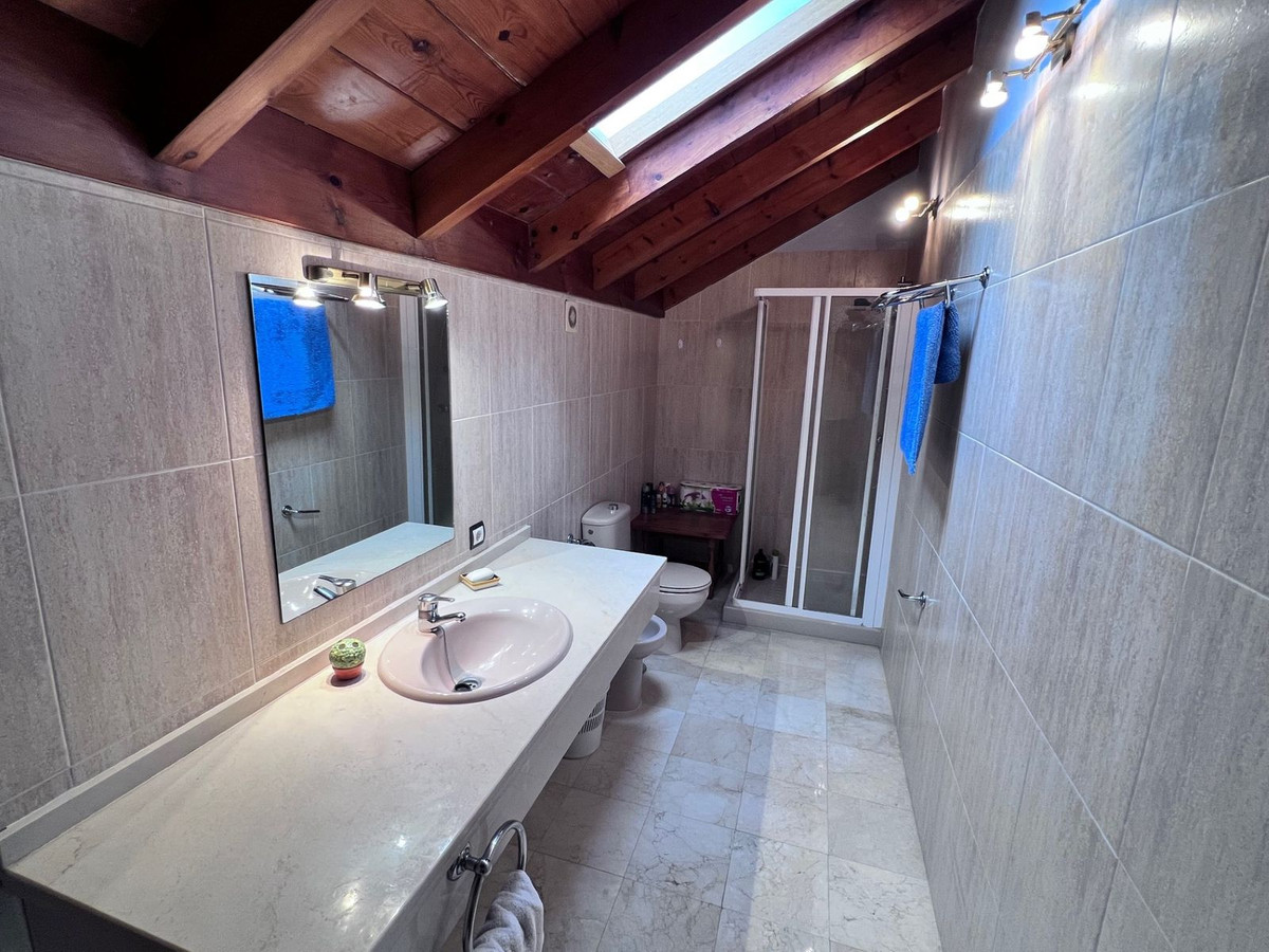 3 Bed Apartment for sale in Las Chapas Costa Del Sol, Málaga, Spain
