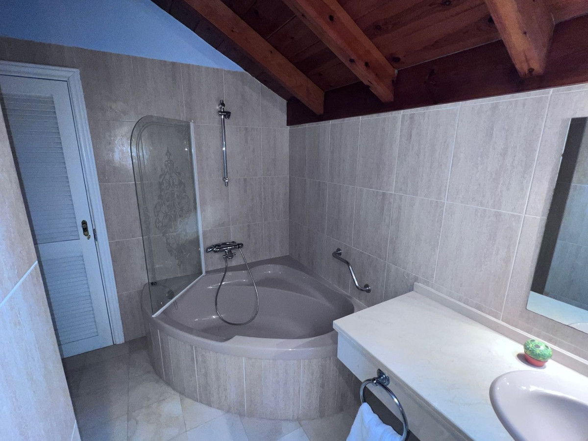3 Bed Apartment for sale in Las Chapas Costa Del Sol, Málaga, Spain