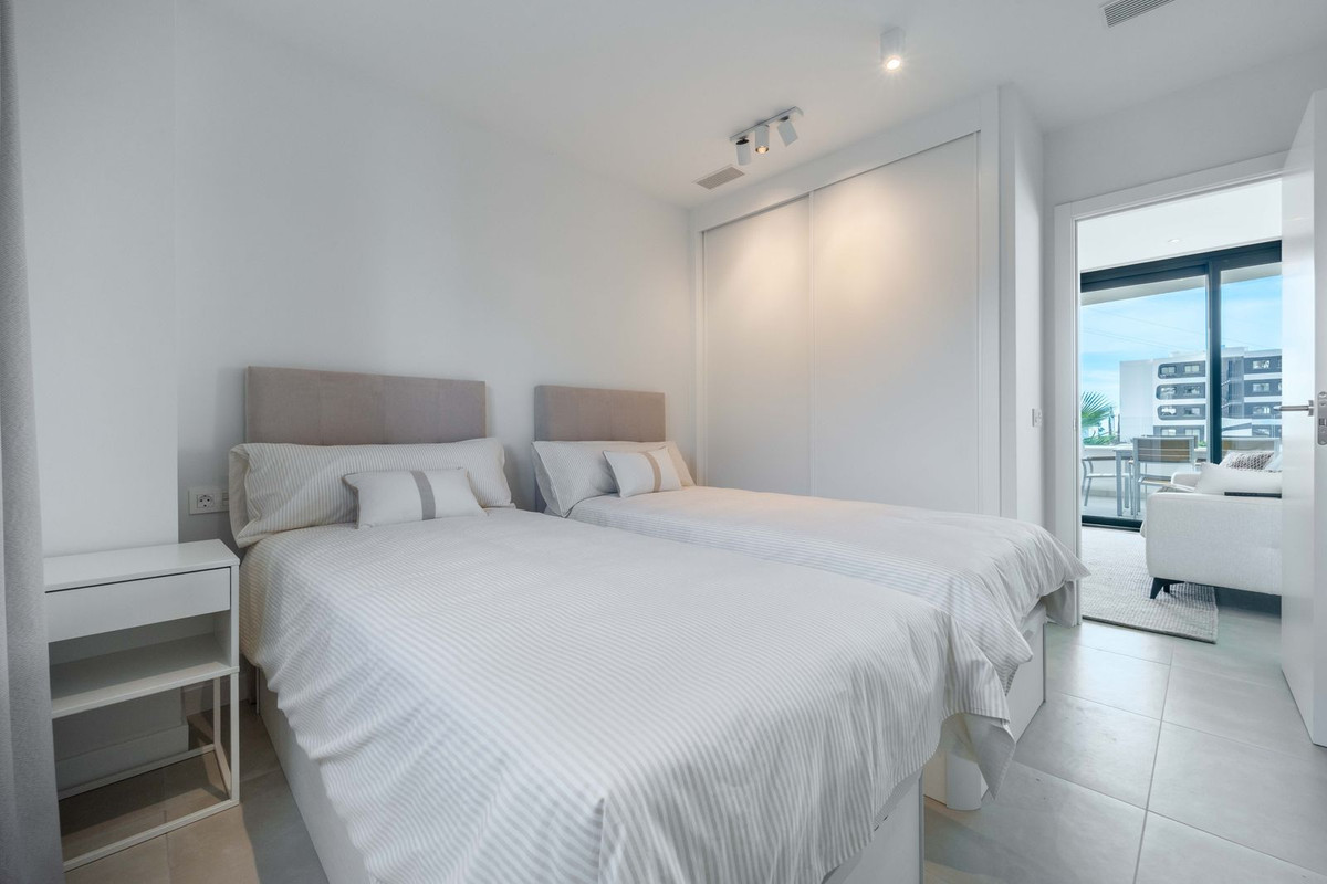 Se vende Apartamento Planta Baja de 2 dormitorios en Costa Del Sol, Málaga, España