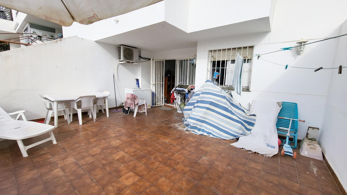Se vende Apartamento Planta Media de 2 dormitorios en Costa Del Sol, Málaga, España
