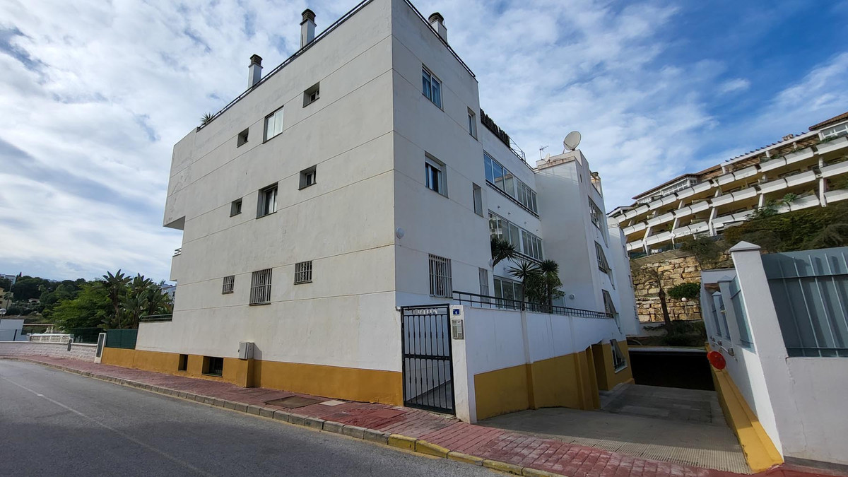 Se vende Apartamento Planta Media de 2 dormitorios en Costa Del Sol, Málaga, España