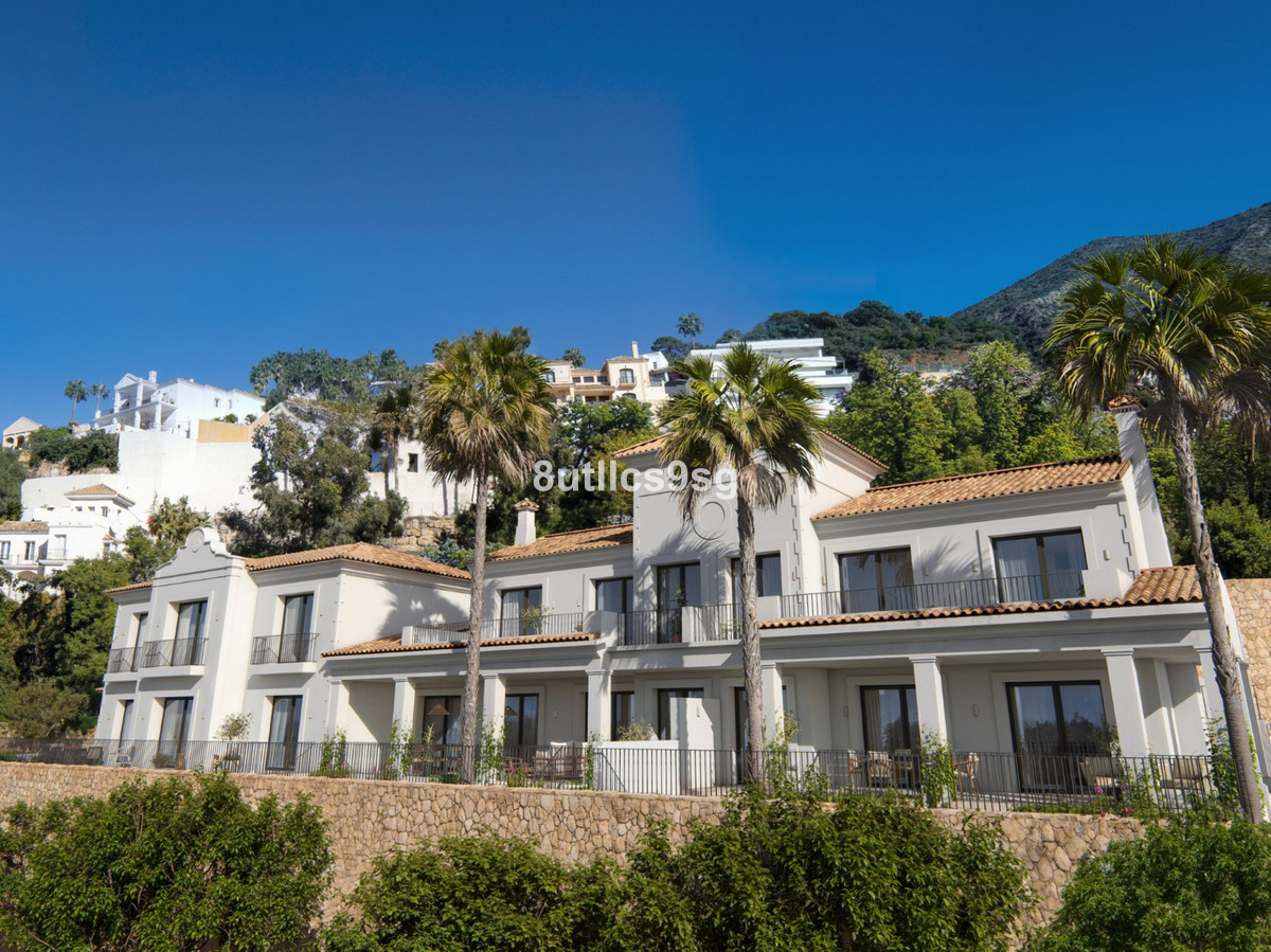 4 Bed Townhouse for sale in Istán Costa Del Sol, Málaga, Spain