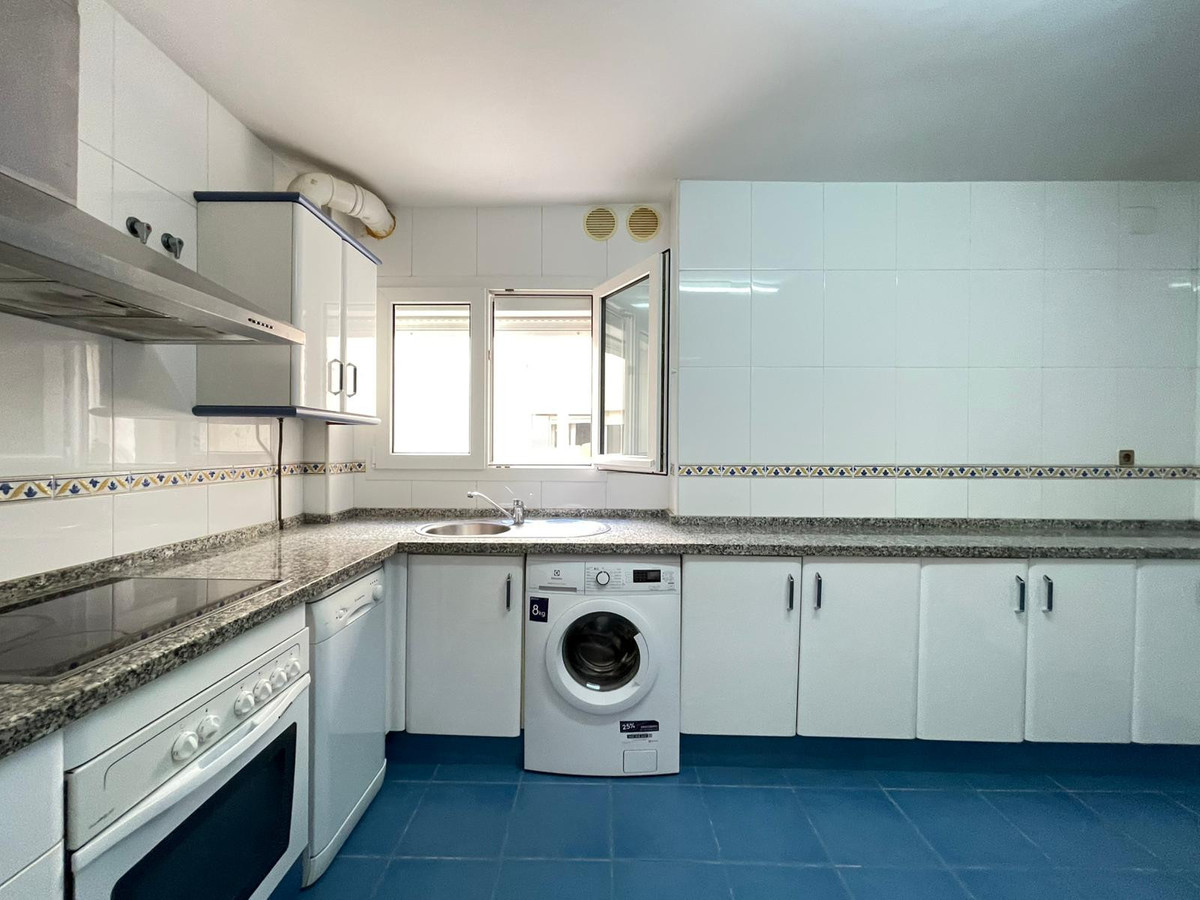 2 Bed Apartment for sale in Estepona Costa Del Sol, Málaga, Spain