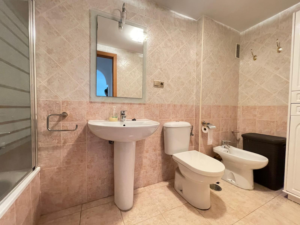 2 Bed Apartment for sale in Estepona Costa Del Sol, Málaga, Spain