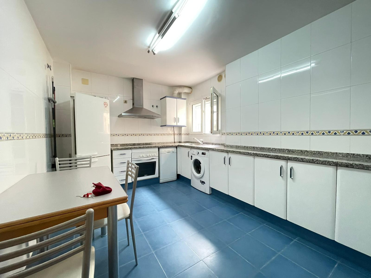 2 Bed Apartment for sale in Estepona Costa Del Sol, Málaga, Spain