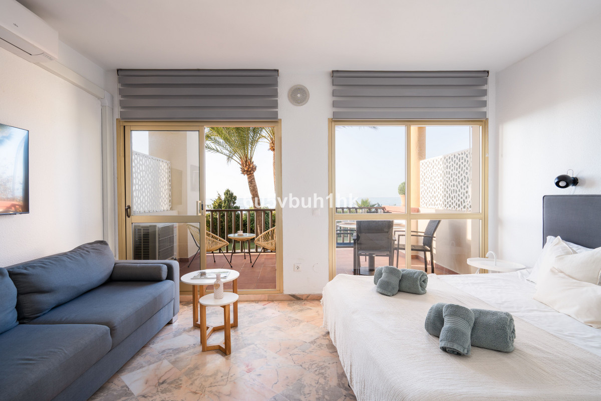 1 Bed Apartment for sale in Marbella Costa Del Sol, Málaga, Spain
