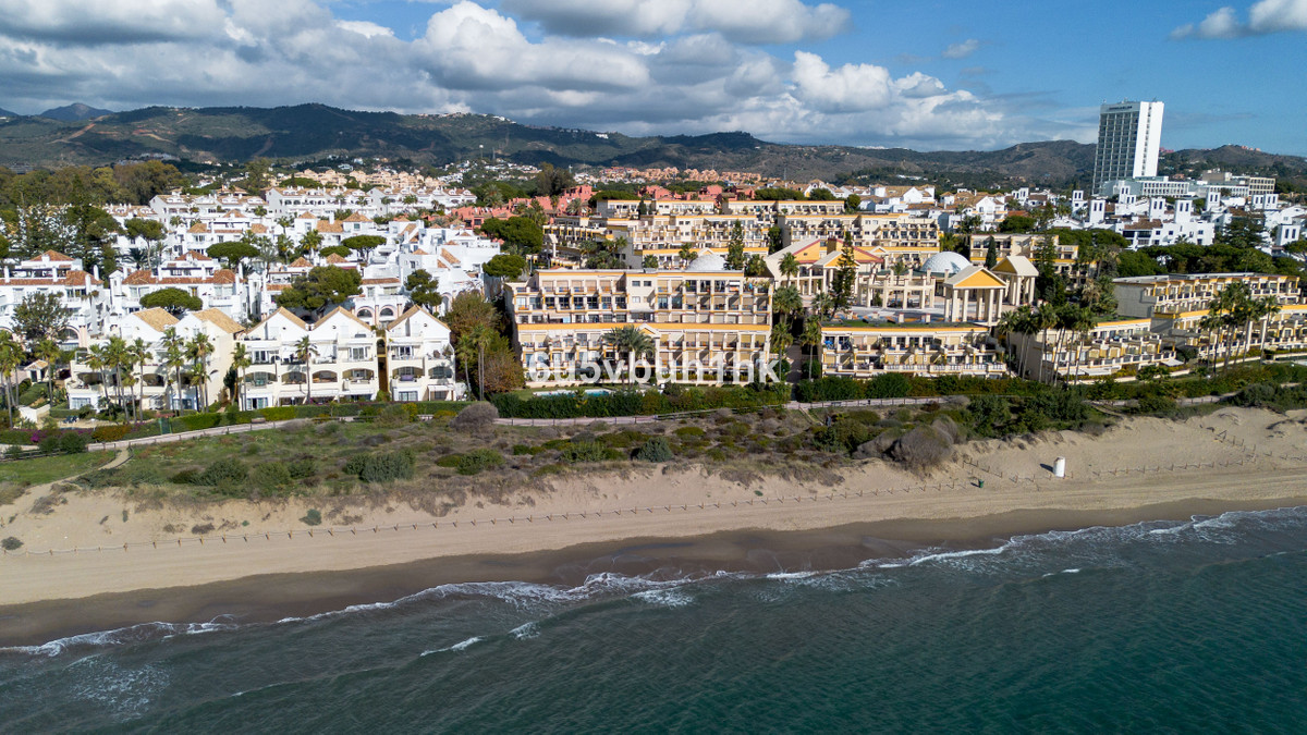 1 Bed Apartment for sale in Marbella Costa Del Sol, Málaga, Spain