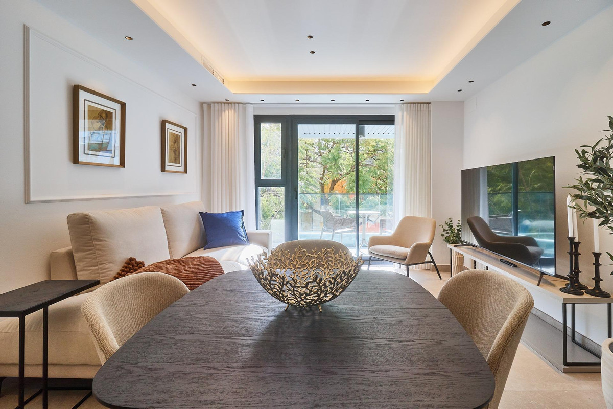 2 Bed Apartment for sale in Fuengirola Costa Del Sol, Málaga, Spain