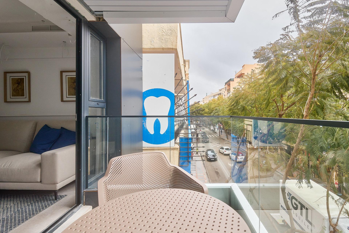 2 Bed Apartment for sale in Fuengirola Costa Del Sol, Málaga, Spain