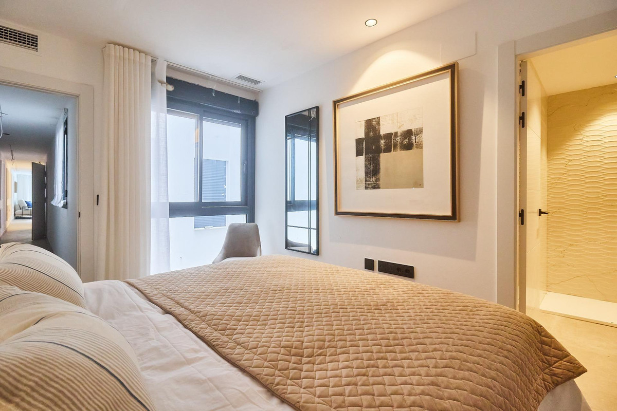 2 Bed Apartment for sale in Fuengirola Costa Del Sol, Málaga, Spain
