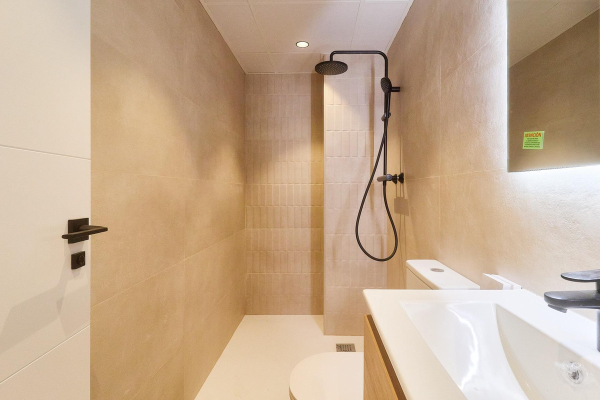 2 Bed Apartment for sale in Fuengirola Costa Del Sol, Málaga, Spain