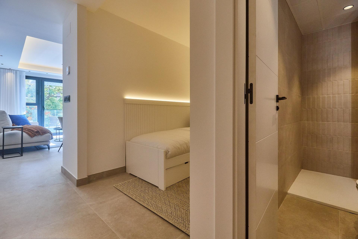 2 Bed Apartment for sale in Fuengirola Costa Del Sol, Málaga, Spain